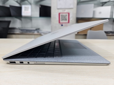 Microsoft Surface Laptop 2 | Core i7 8th Gen | 16GB RAM 512GB SSD | 13.5 inch 2K Touch Display_img_4