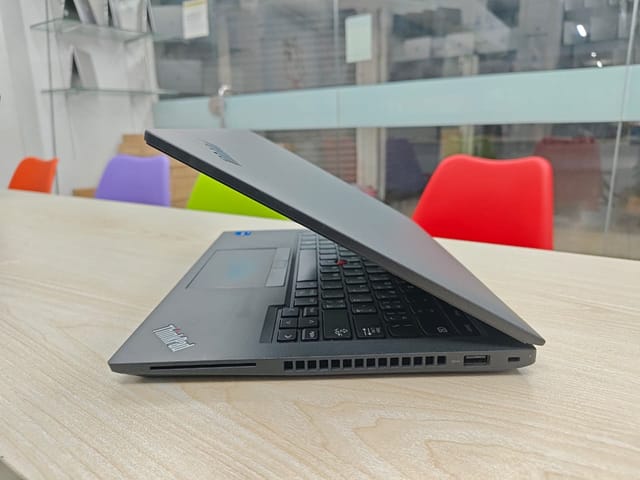 Lenovo Thinkpad T14 Gen 2 | Core i7 11th Gen | 16GB RAM 256GB SSD | 14.1-inch Display_img_5