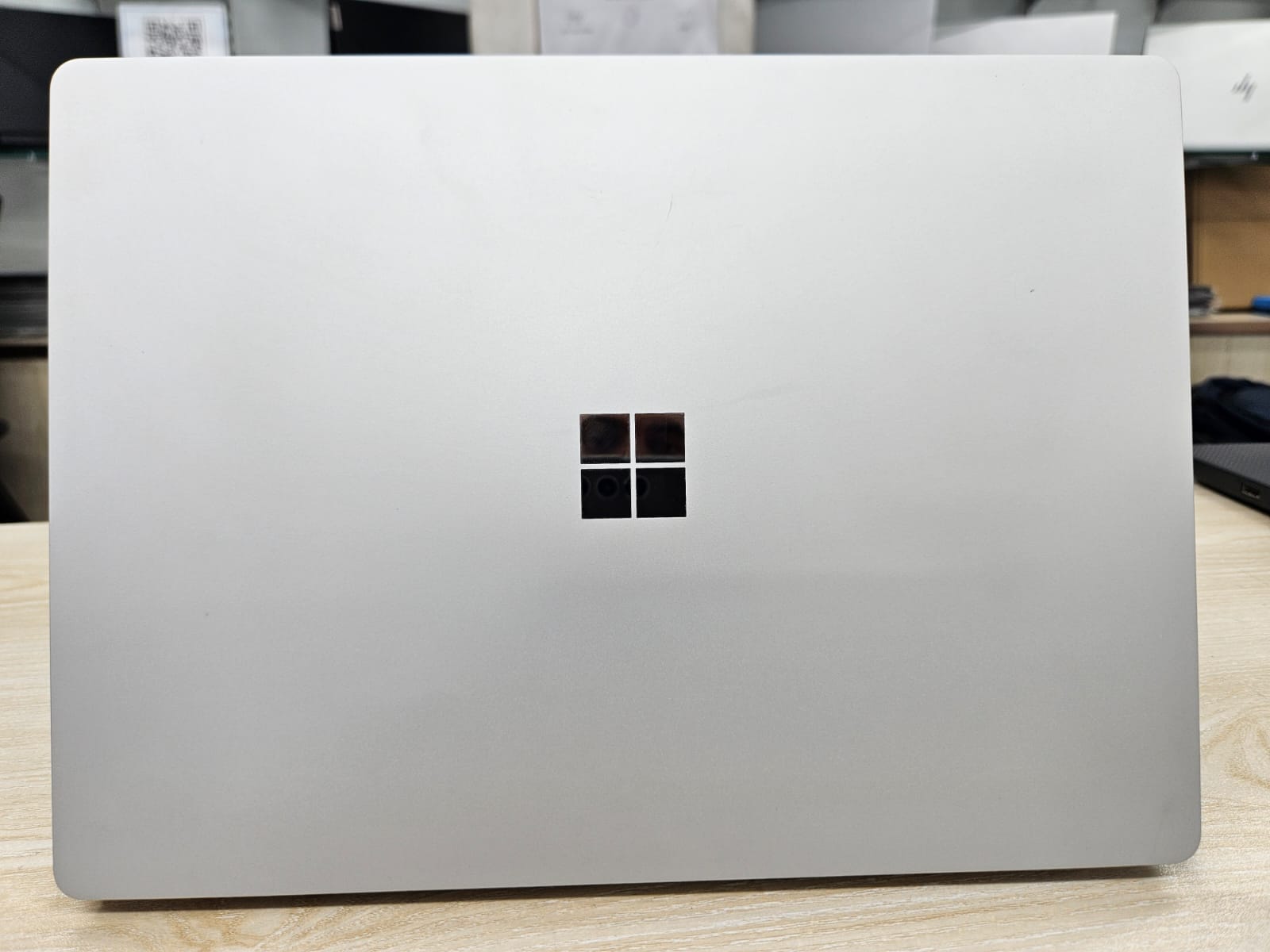 Microsoft Surface Laptop 2 | Core i7 8th Gen | 8GB RAM 256GB SSD | 13.5 inch 2K Touch Display