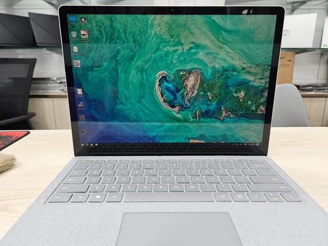 Microsoft Surface Laptop 2 | Core i7 8th Gen | 8GB RAM 256GB SSD | 13.5 inch 2K Touch Display_img_1