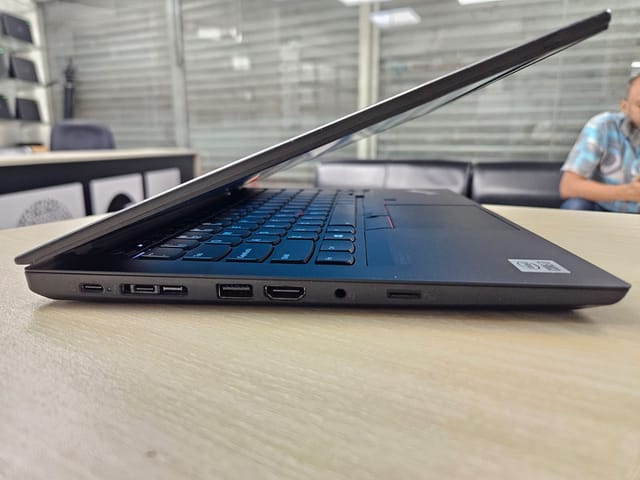 Lenovo Thinkpad T14 Gen 1 | Core i7 10th Gen | 16GB RAM 256GB SSD | 14.1-inch Display_img_2