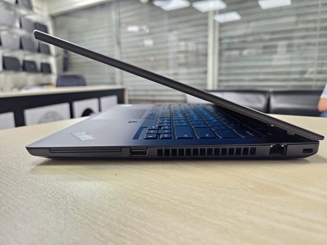 Lenovo Thinkpad T14 Gen 1 | Core i7 10th Gen | 16GB RAM 256GB SSD | 14.1-inch Display_img_3