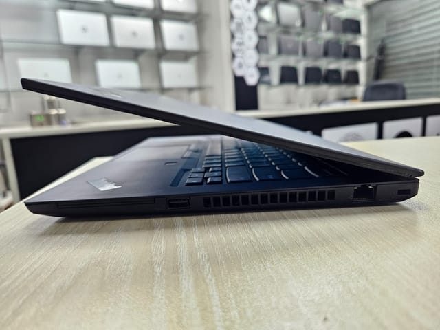 Lenovo Thinkpad T490 | Core i7 8th Gen | 16GB RAM 256GB SSD | 14.1-inch Display_img_2