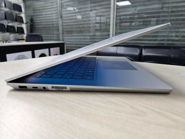 Microsoft Surface Laptop 3 | Core i5 10th Gen | 8GB RAM 256 SSD | 15.4-inch 2K Touch Display_img_3